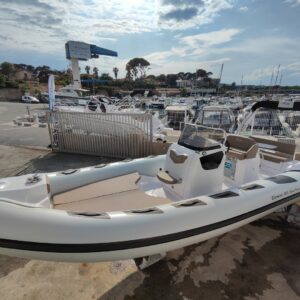 ranieri, cayman 26 sport touring, semi rigide, capitaine plaisance, concessionnaire ranieri, frejus, st raphael, st aygulf, bateau à la vente, capelli tempest, joker boat, nuova jolly